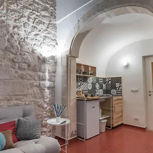  Appartement Ibla Rosso Lacca